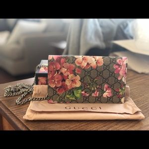 Gucci GG Supreme Floral Wallet On Chain Crossbody